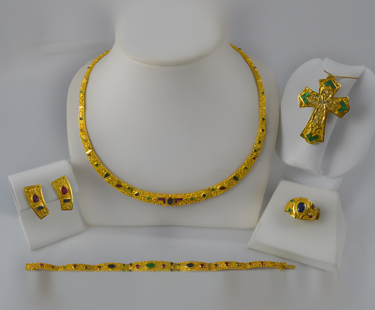 Golden and Stones Collection